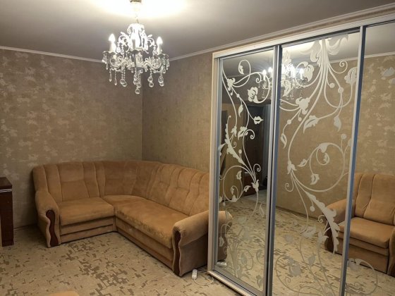 Здам подобово однокімнатну квартиру . Лозовая