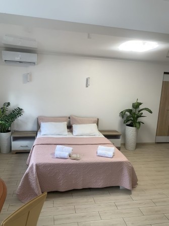 Здається сучасна квартира в центрі міста по добово - фото 1