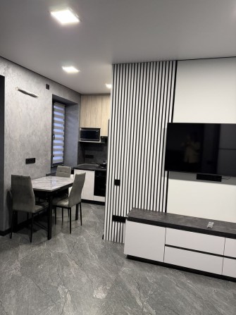 Квартира студія. Подобово. Площа. Світло е. - фото 1