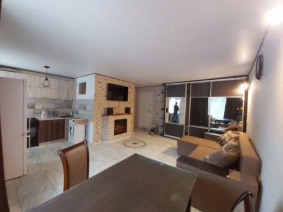 Хорошая квартира в центре по суточно, тёплый пол. Слов'янськ