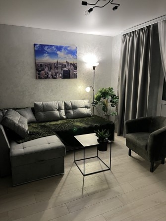 Подобова оренда квартири в центрі міста - фото 1