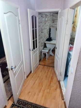 Сдам 2 х комнатную квартиру на длительный срок - фото 1