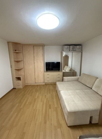 Посуточно 1 кімнатний часний сектор в Центрі. - фото 1