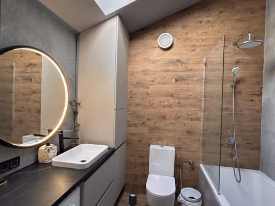 Подобово з гаражем, мангалом та каміном Івано-Франківськ