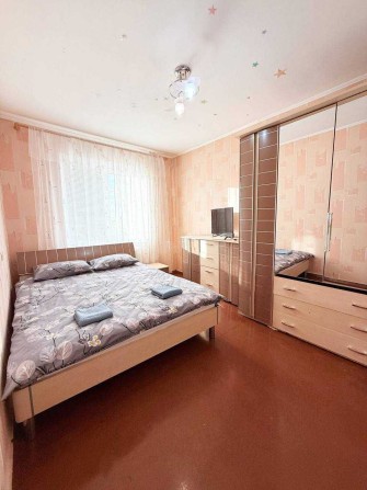 Затишна 2-кімнатна квартира подобово | СКД, вул.Холодноярської бригади - фото 1