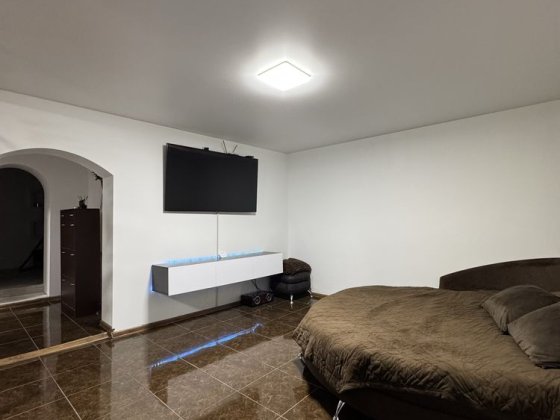 Двохкімнатна квартира посуточно погодинно в центрі міста Чернівці