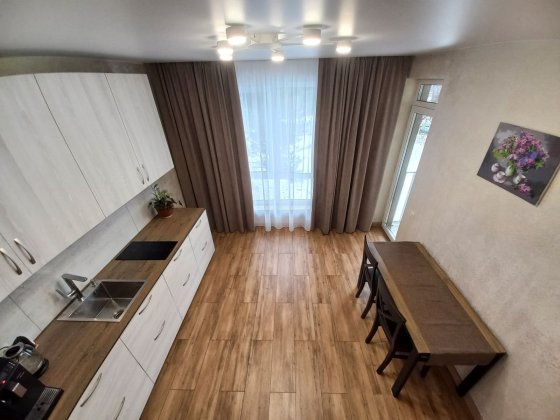 Нова1 к біля ЖД вокзалу• Світло 24/7 •Центр •Тепла підлога•Wi-Fi Ужгород