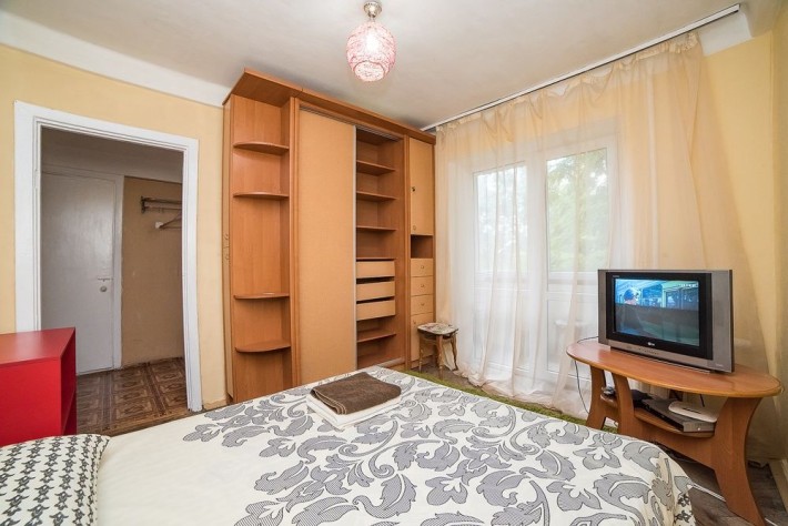 Однокомнатная, 5 мин метро Черниговская, Дарница - фото 1