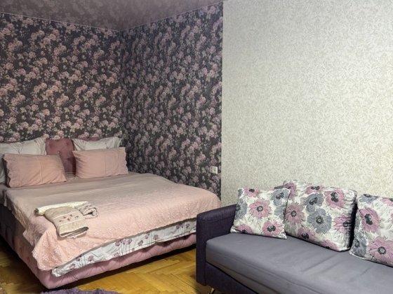 Подобово ЖД вокз 1 кімн кв Хоз МВД Киів Ахмадит. Амосова СТАДИОННАЯ 6 Київ