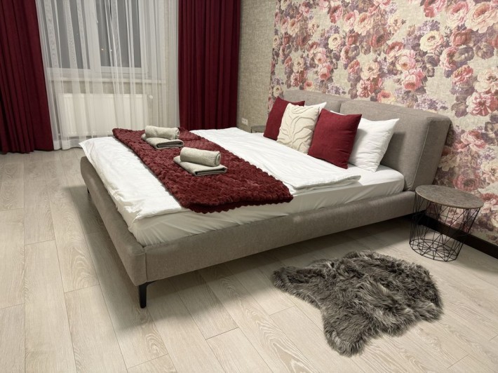 ЖК"Сімейний",Є СВІТЛО,зал.вокзал,Тяжилів,1-кім.квартира подобово - фото 1