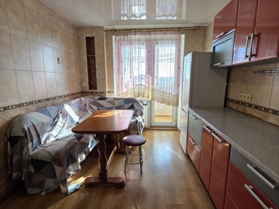 Тепла подобова квартира в центрі міста.  Завжди є інтернет Черкассы