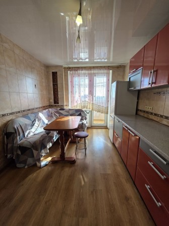 Тепла подобова квартира в центрі міста.  Завжди є інтернет - фото 1