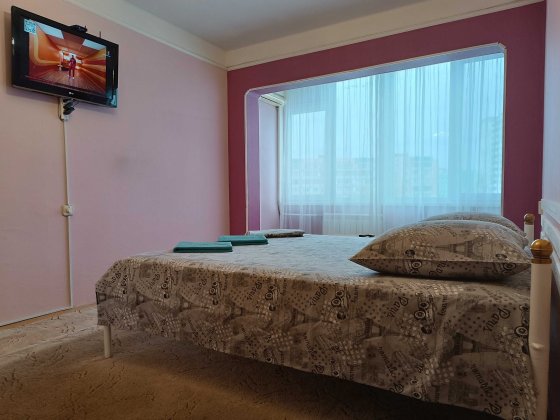 Посуточно. Оболонь. м."Героев Днепра". ТЦ "Оазис". "Дрим-Таун". 1-мин. Киев