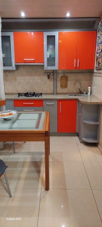 Сдам 2 х ком  квартиру по суточной,почасово. - фото 1