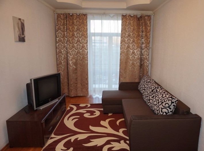 метро Печерська, бульвар Лесі Українки 8, подобово, ЦЕНТР, Є ОБІГРІВАЧ - фото 1