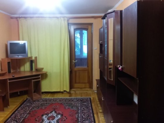 Ж\Д вокзал,Дом офицеров 1-ком,посуточно и почасово. Вінниця