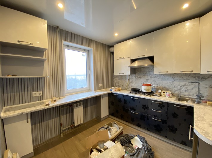 Продається 2-х кімнатна квартира по вулиці Лазурній. - фото 1