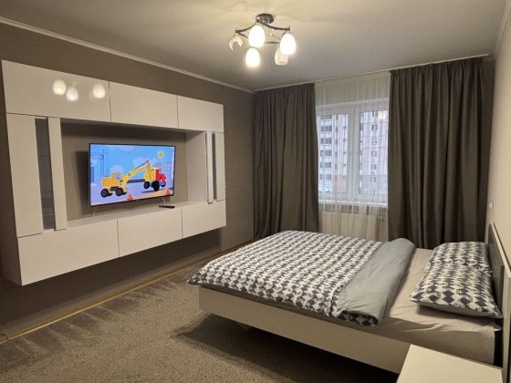 Квартира подобово , позняки, здолбунівська 13 Київ