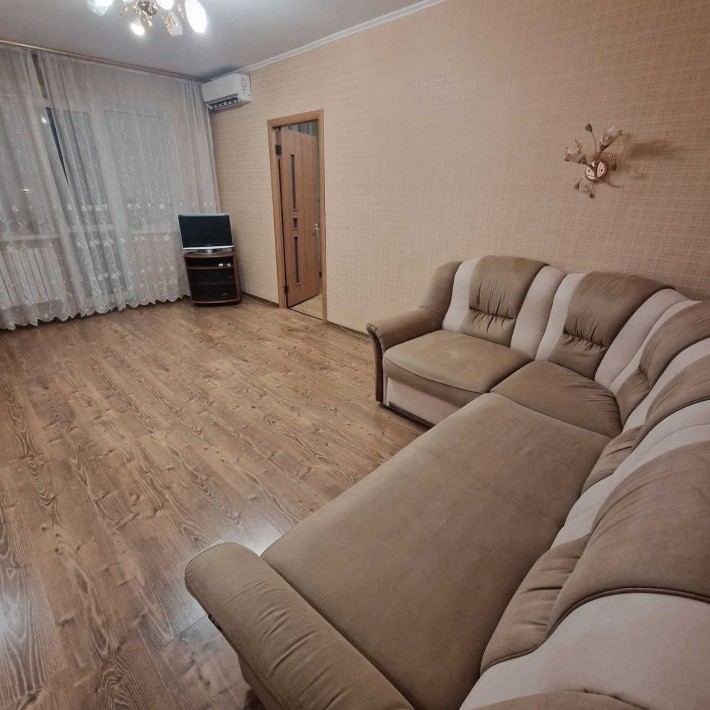 2ком.кв .посуточно Левый берег,6я больница ,Гарвис ,Свет есть всегда - фото 1