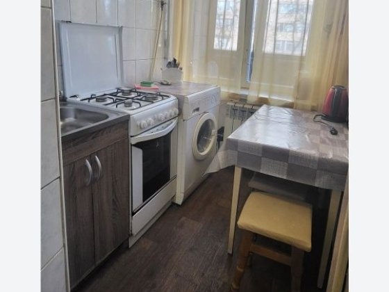 Сдам квартиру сутки неделя Месяц. Есть газ и тепло цена ДОГОВОРНАЯ Київ