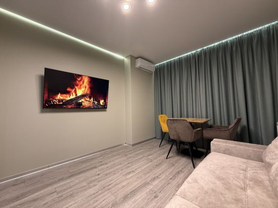 ЖК Автограф LUX , 1-2 поверх подобово поруч Інститут Сердця , МВЦ ,БСП Киев