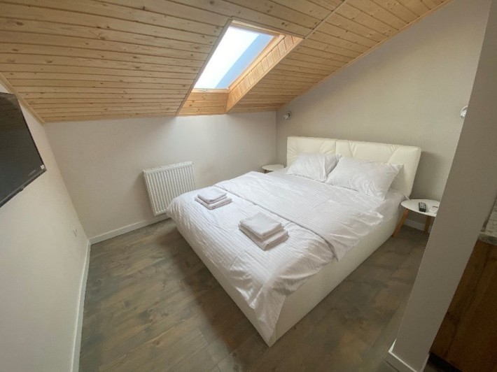 Від власника квартира після ремонту, перша здача, дешево, вільна. - фото 1