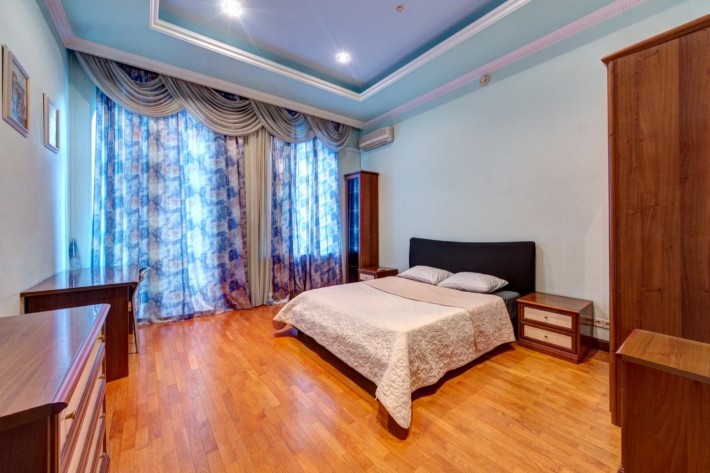 Вільна! 3х кімнатна квартира подобово, Майдан, Хрещатик, Лютеранська 3 - фото 1