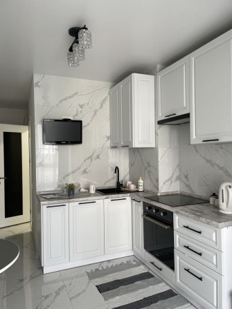 Є СВІТЛО !Квартира посуточно!!! ОДЕССА ПОСЕЛОК - фото 1