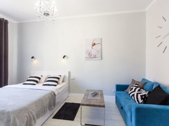 Початок в. Дорошенка, центр, 2 хв до Площі Ринок Львів