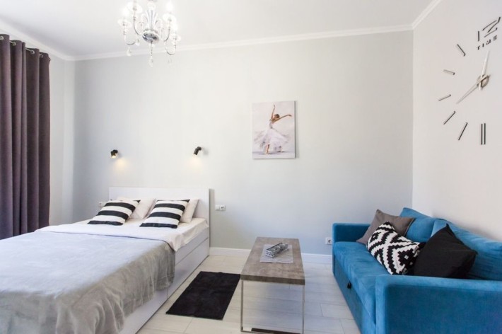 Початок в. Дорошенка, центр, 2 хв до Площі Ринок - фото 1