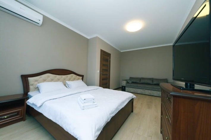 Софии Русовой 7, ст.м Позняки ,осокорки 15 мин. пешком! - фото 1