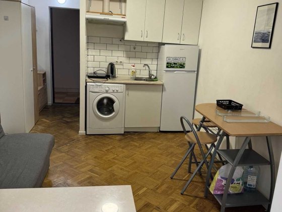 Тепла квартира біля метро Житомирська,15 хв.пишки. Біля лікарні. Київ