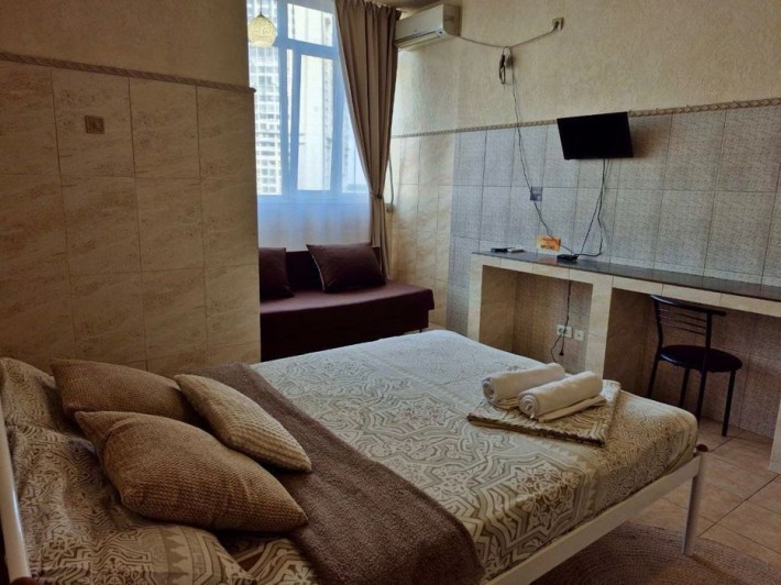 ВІЛЬНА ЗАРАЗ ТЕПЛА Печерськ подобово погодинно Бомбосховище у будинку - фото 1