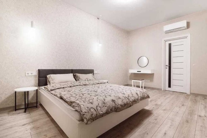 Оренда подобова просторих 1к апартаментів, м. Мінська - фото 1