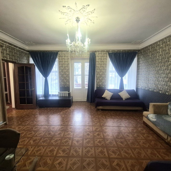 2 ком в центре. Балкон.всегда есть гор.вода и отопление. - фото 1