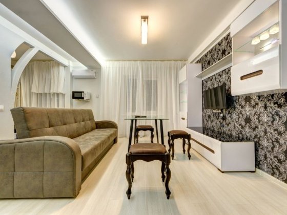 Посуточно 2ком-я возле ТЦ"Ocean Plaza"на ул.Большая Васильковская 145 Київ