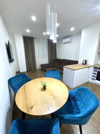 Від власника в новобудові, стоянка в Львові сучасна квартира. - фото 1