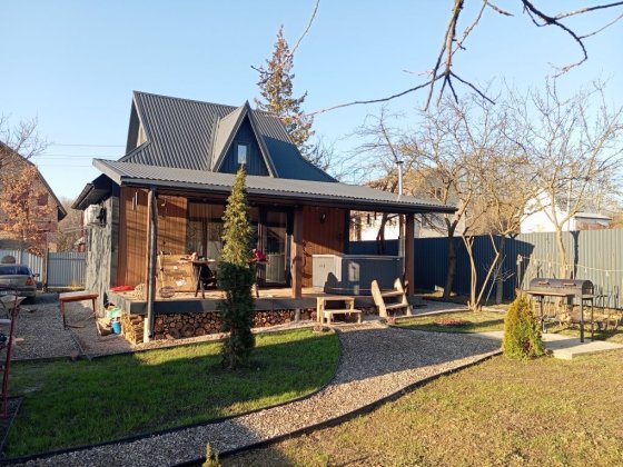 Подобова оренда будиночка Угринов