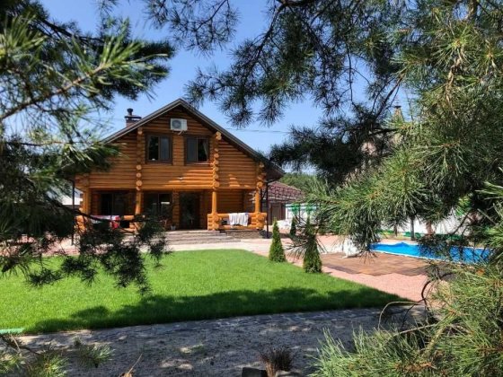 Будинок в оренду подобово з басейном чаном та банею на Десні Киев