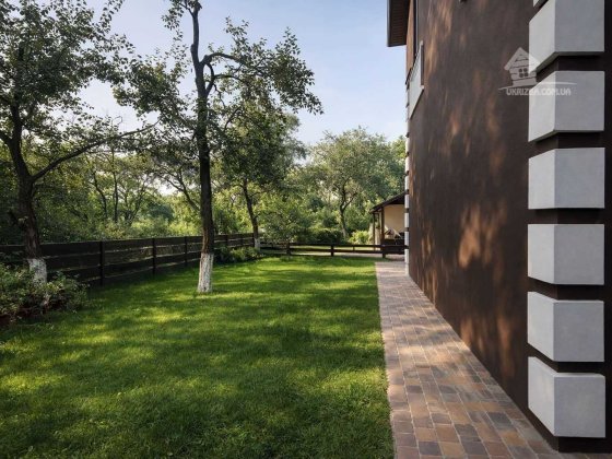 Метро Лівобережна. Новий  будинок 130 кв. Генератор. 3 спальні. Киев