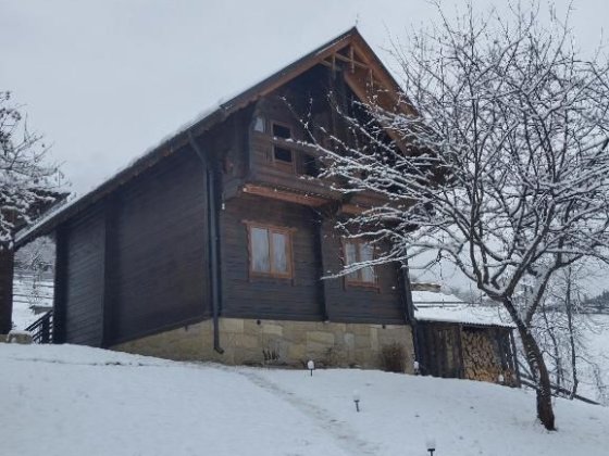 Котедж “Славний Гуцул” у Карпатах | Чан, джакузі, вид на гори Яблуница