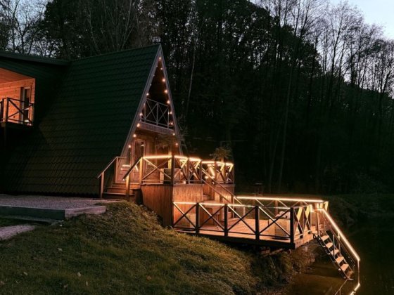 Будинок з сауною та чаном біля лісу | подобово Тараща