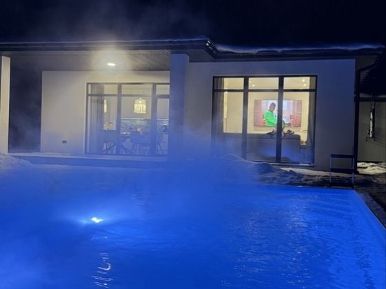 Будинок з теплим басейном цілий рік Дмитрівка