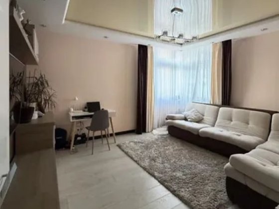 Продаж 2-к квартири вул. Драгоманова 2б Дарницький район Киев