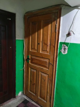 Продам двохкімнатну квартиру.В дуже зручній і чудовій локації. - фото 1