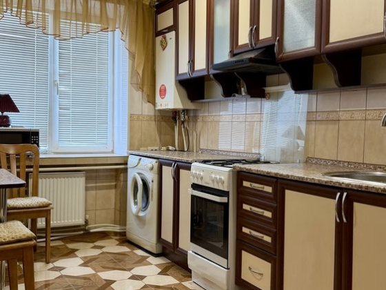 Продається трикімнатна квартира з автономним опаленням Бердичев