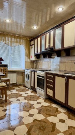 Продається трикімнатна квартира з автономним опаленням - фото 1