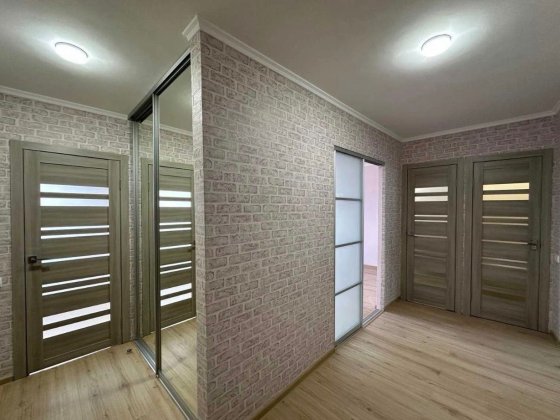 ВІД ВЛАСНИКА!Продаж великогабаритної квартири,2кім,вул Дунайська Каменское