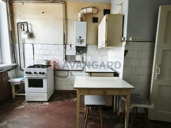 Продам 2 кімнатну квартиру у Центрі. Під ремонт Каменское