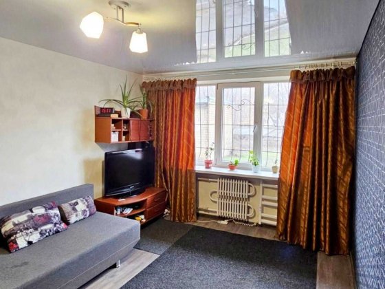 Продам 1 комнатную квартиру Каменское